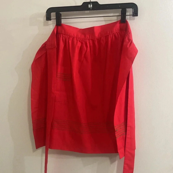 Vintage hand made apron red with gold stitching pocket - Picture 1 of 8
